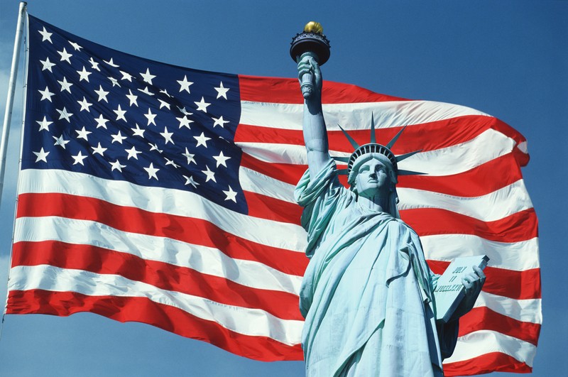 Statue-of-Liberty-and-Flag